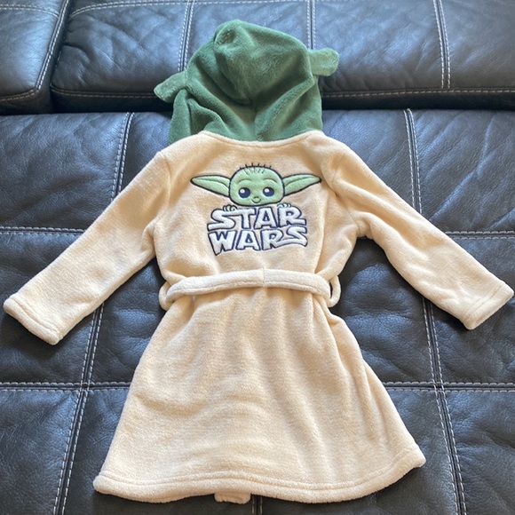 Gap Kids Yoda Bathrobe - Picture 3 of 5